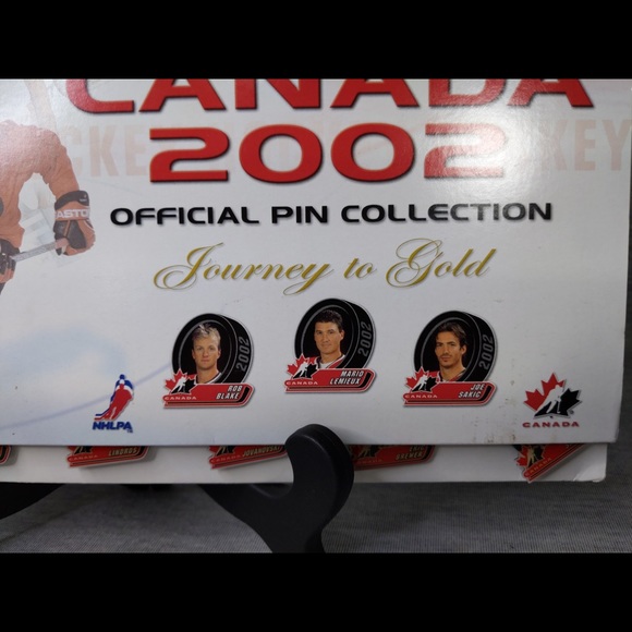 Team Canada 2002 Official Pin Collection - Picture 7 of 11